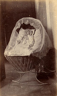 photo mortuaire bébé